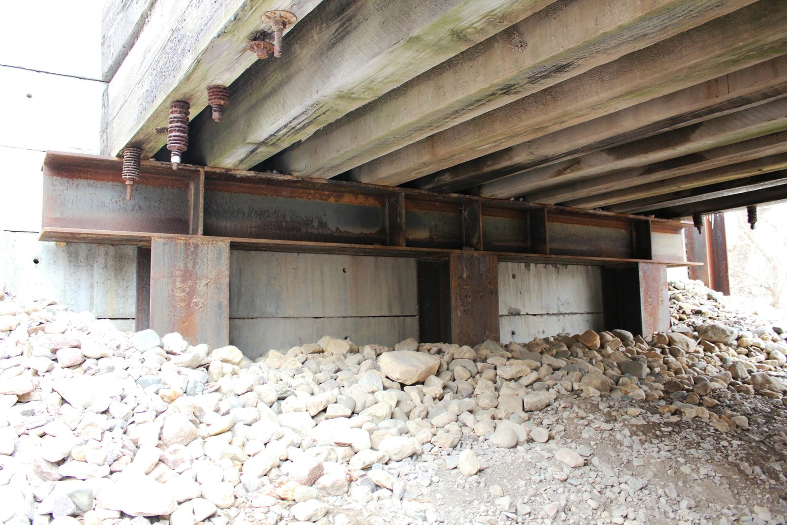 North abutment